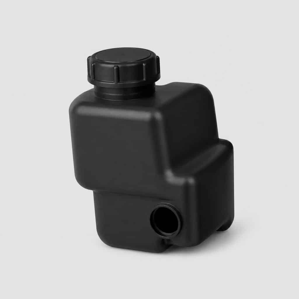 Bocal de lave-glace compact présenté seul sur fond neutre