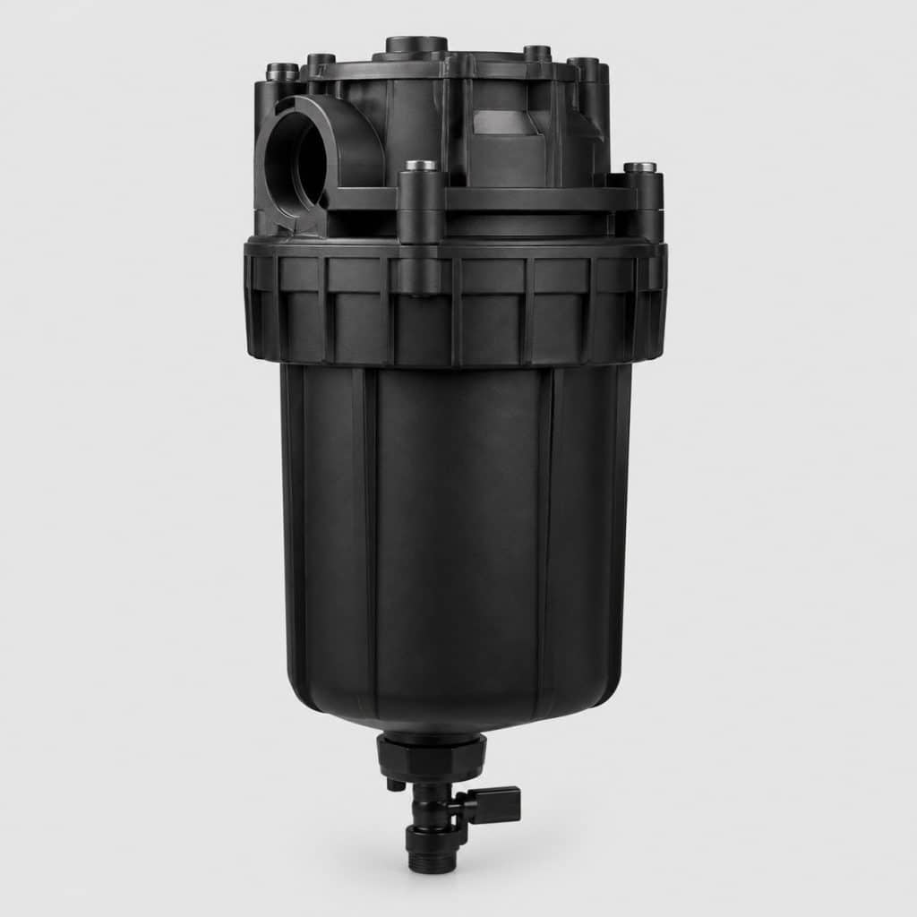 Bloc filtrant à carburant diesel avec préfiltre décanteur sur fond neutre